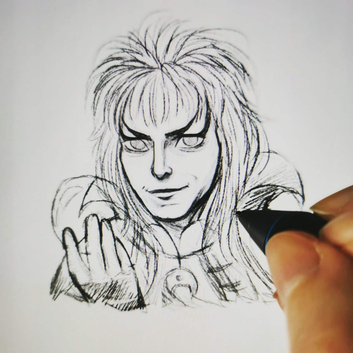 artbelizabeth's tweet photo. Goblin King sketch, can't wait to start with the colour...and this year Labyrinth turns 35, wow!! 🤯🎉✨#labyrinth #labyrinthfanart #fanart #davidbowie #bowie #labyrinthmovie #sketch #labyrinthsketch #girlsinanimation #goblinking #Procreate #ipadart #characterdesign #sketch https://t.co/wfAreS5V6O