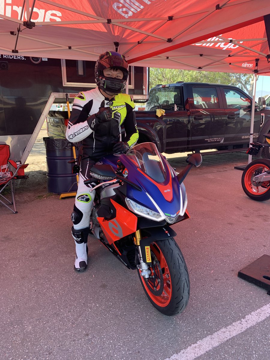 #bootsontheground at #apriliaracerday #focusonboots #bearacer