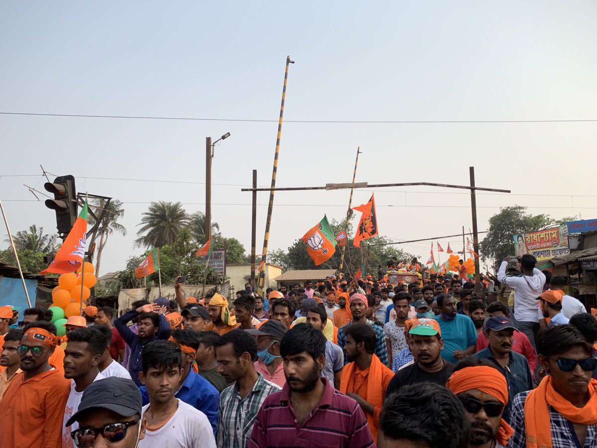 DilipGhoshBJP's tweet photo. Few more glimpses from Haldia.

#LokhhoSonarBangla https://t.co/VImqkApalX
