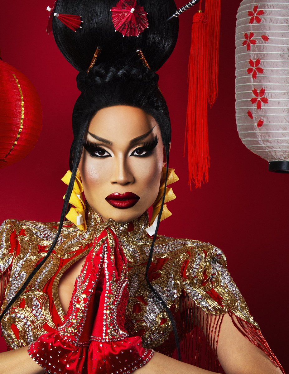 KahmoraHall's tweet photo. You can always trust the fortune cookie 🥠 #DragRace https://t.co/lWov0BIXX2