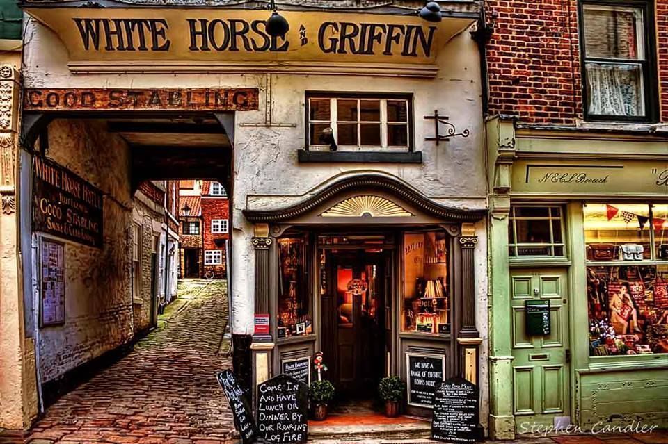 whitbycottage's tweet photo. Charles Dickens used to frequent this little watering hole in Whitby. Endeavour Whitby Holiday Cottages https://t.co/2vigLLZHTS Telephone (01274) 614650 https://t.co/pt74jiHXgE