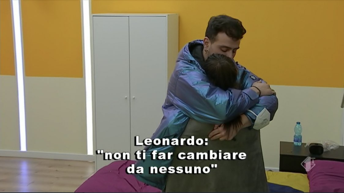 mmeeeeery's tweet photo. un’amicizia così 💞#Amici20 https://t.co/zJJ38nO6lo