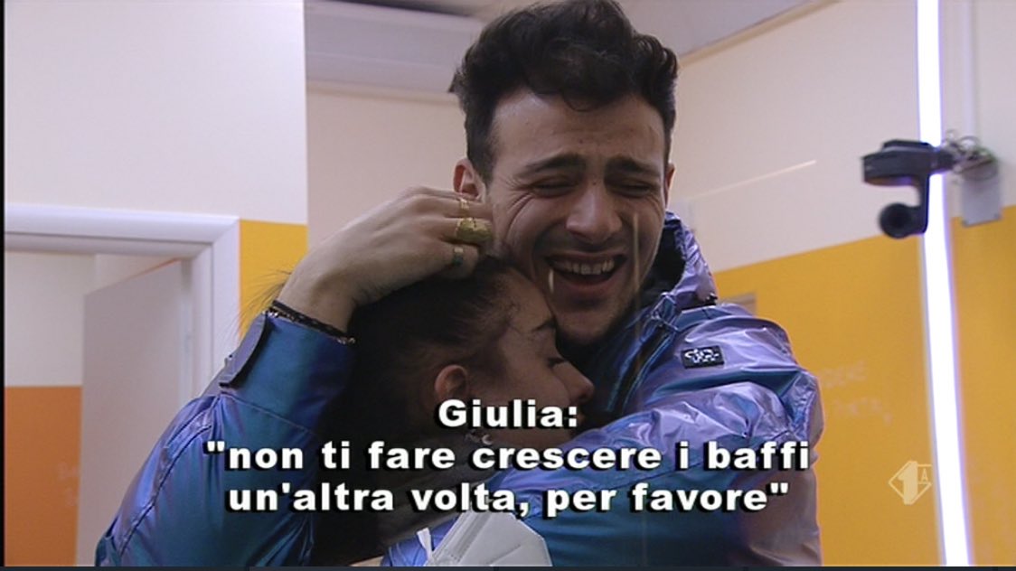 mmeeeeery's tweet photo. un’amicizia così 💞#Amici20 https://t.co/zJJ38nO6lo