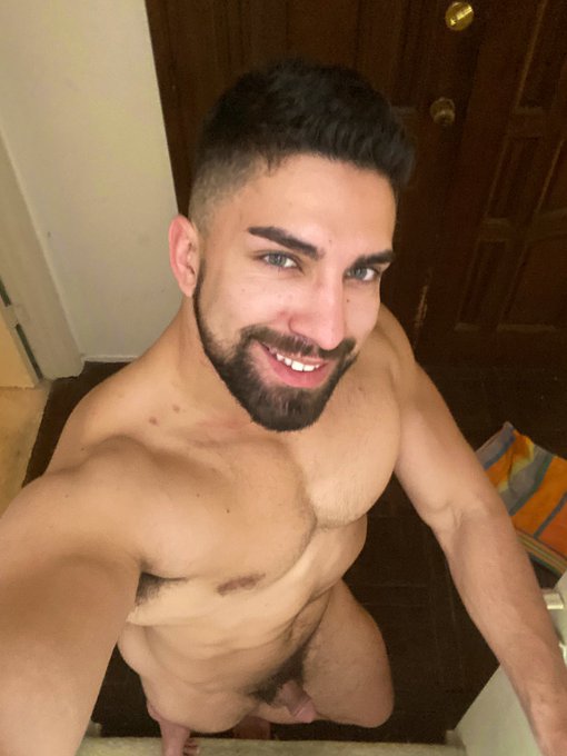 RT and I might show up to your place like this https://t.co/uK8b0EQ56e