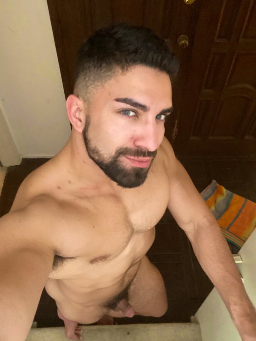 RT and I might show up to your place like this https://t.co/uK8b0EQ56e