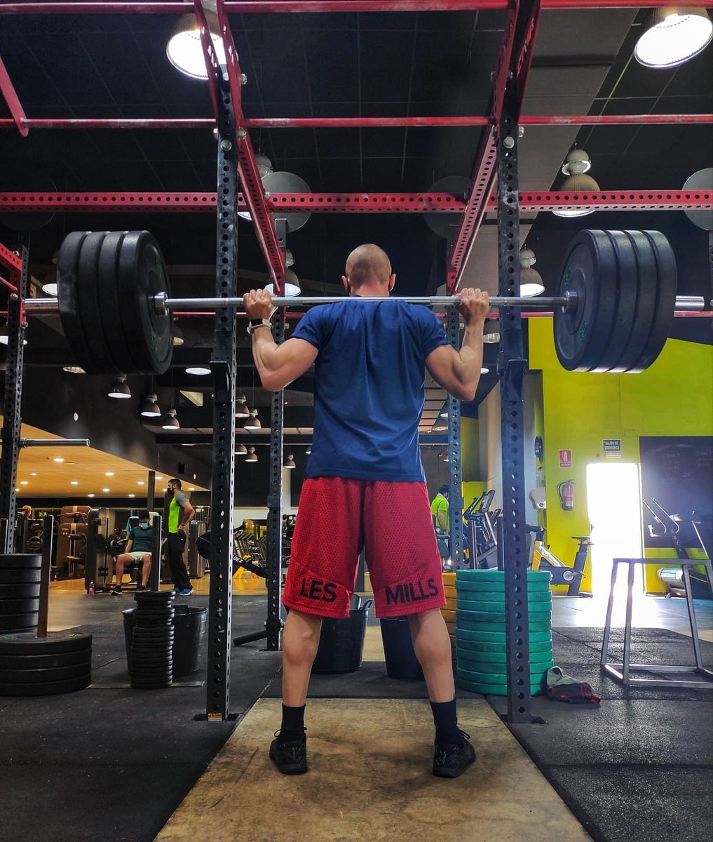 ToniAtalaya82's tweet photo. "Tus objetivos no tienen fecha de caducidad... respira hondo, mete peso y sigue" #entrenosdefuerza #fitness #trainer #motivation #resultados #superacion #eldeporteessalud #goals #strong #backsquats #lesmills #reebok #nanox #aim2 #advancedinstructors #fitterplanet #spain #sevilla https://t.co/3mf7oAjX0b
