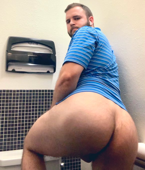 Fun in the office bathroom hehe 😈  https://t.co/ztN0z4gWr8 https://t.co/OEYwFqHR1l<a href="/tag/10yearchallenge"class="tags"><span>#10yearchallenge</span></a>