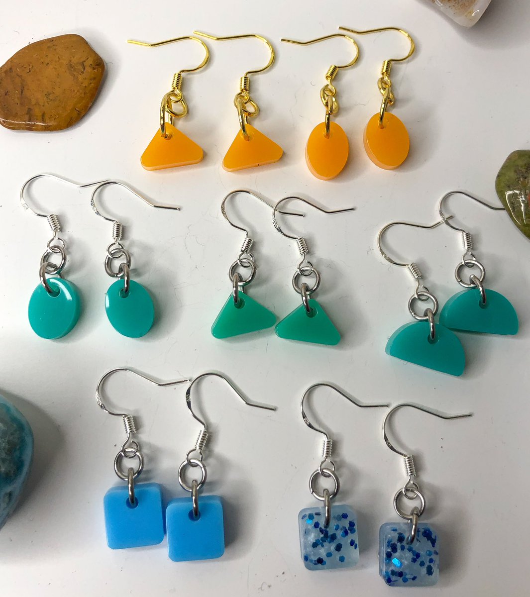 FlowerOwl_'s tweet photo. I absolutely love these minis!! such a great way to add a pop of color to your look this spring! check them out on my website :))🌷✨ https://t.co/pNbS8QLLRp
