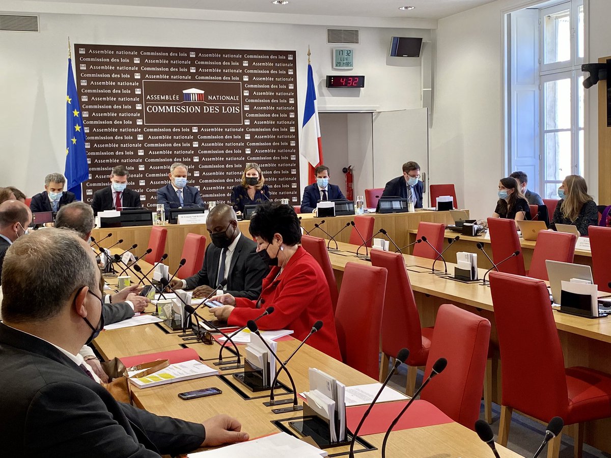 YaelBRAUNPIVET's tweet image. Accord de l’@AssembleeNat et du @Senat sur la #PPLSécuritéGlobale ! Un consensus parlementaire à la hauteur des attentes des élus locaux, des acteurs de la sécurité et de nos concitoyens. Des mesures très concrètes pour mieux assurer la protection de chacun au quotidien.
