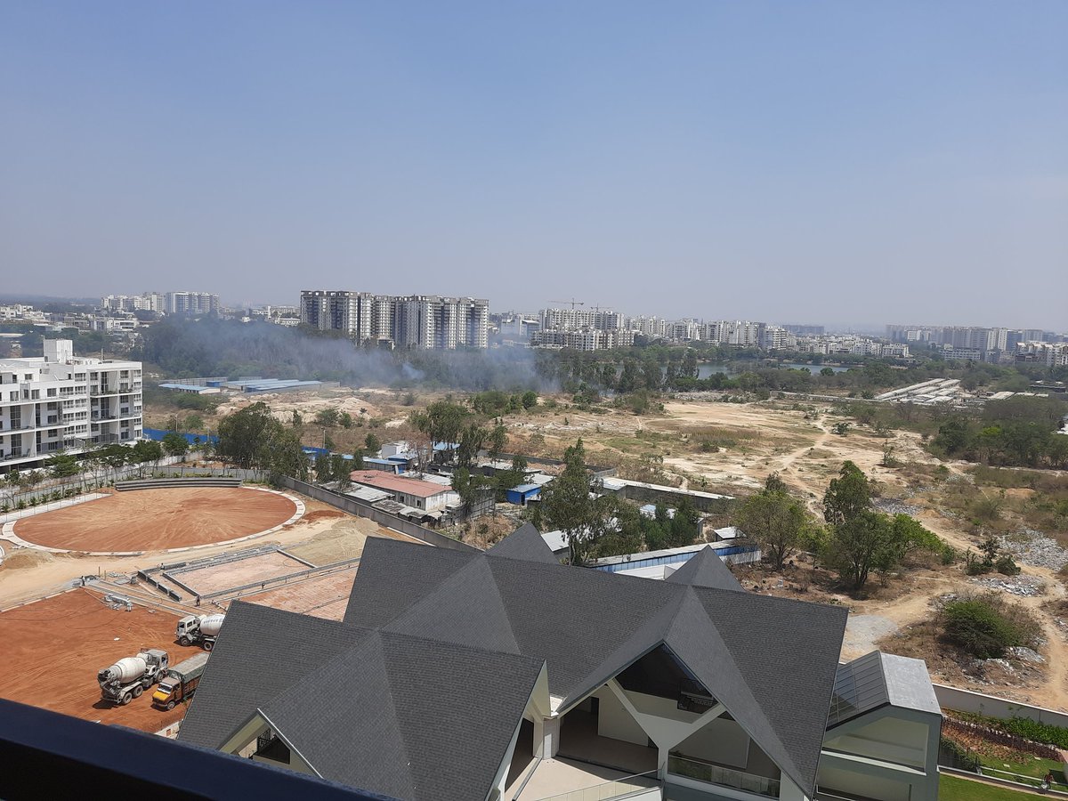 singhalsumeet's tweet image. Few miscreants come in white mini truck every night , dump loads of garbage and burn them near vacant land in bellandur( Kaikondrahalli lake) Complaining to #BBMP #Sahayaapp  has not helped. It is impacting health of atleast 1k people.
@BBMPSWMSplComm @BBMPAdmn @BBMPCOMM