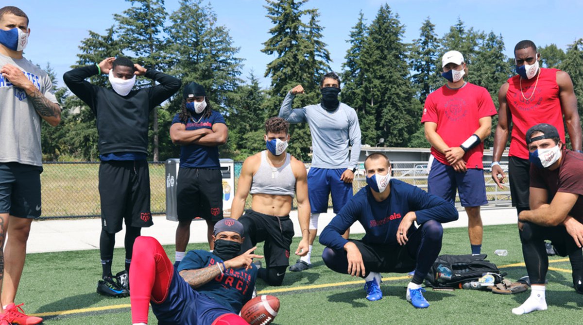 MTLAlouettes's tweet photo. Vernon Adams Jr. will get together with a few of our offensive players to prepare for the 2021 season. They'll take a moment to answer our fans' questions, so ask away right here 🙊 👉 https://t.co/i6r8hBK3m6  
📸 Pics to come!

#Montréals https://t.co/82HTecesYQ