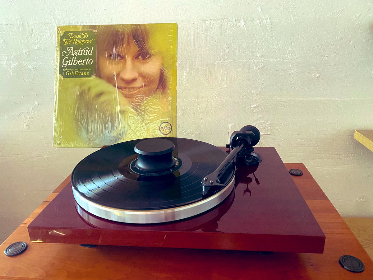 AwynCastro's tweet photo. #HappyBirthday #AstrudGilberto #LookToTheRainbow arranged & conducted by #GilEvans 1966 https://t.co/Pd2MqoXjfT