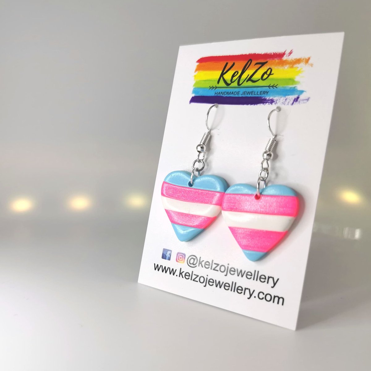 Don't forget, 20% of all pride profit goes to @Mermaids_Gender :)

#transgenderearrings #transgenderflag