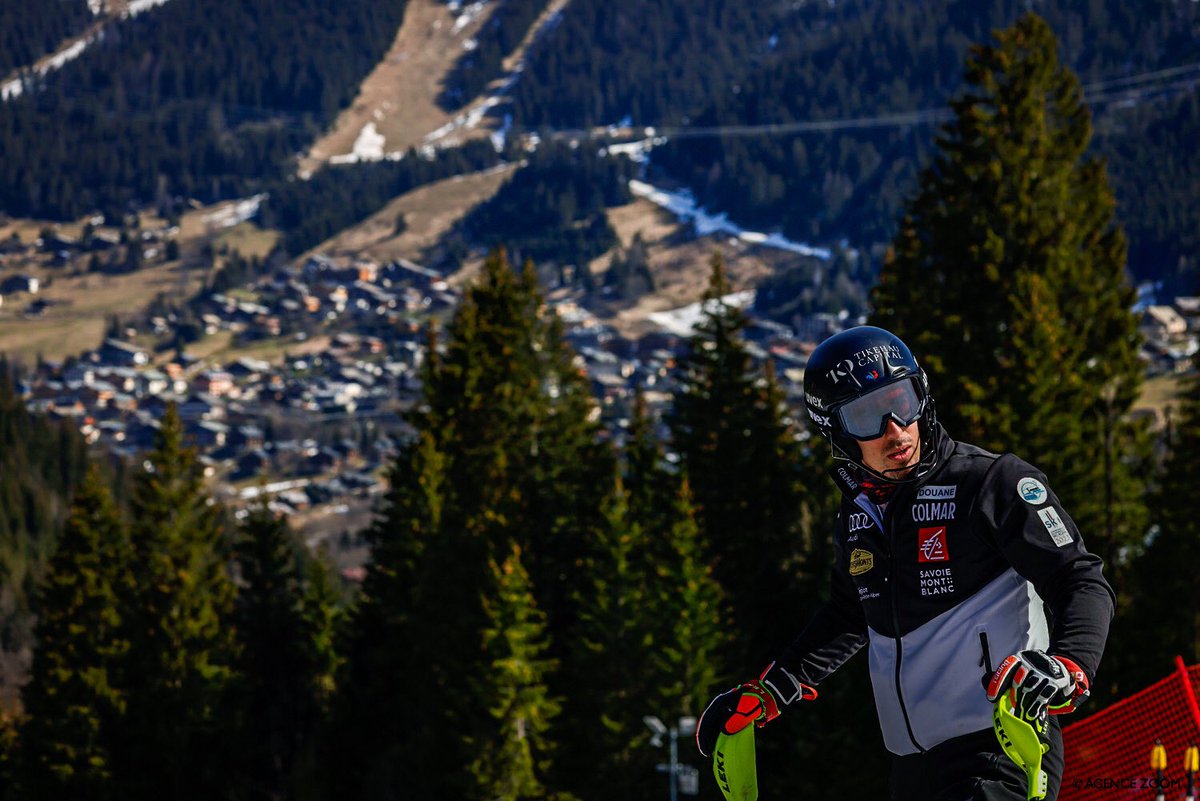 vmuffatjeandet's tweet photo. 🎩🎉🍾🤗« Hat Trick » sur les Championnats de France 🇫🇷 🥇🥇🥇 et une 5ème place en Super-G ☀️ Ca « fight » avec les « djeuns » 🤙🤪😉 #ForeverYoung
#EverythingYouDoDoItBig #LaForce #RacingIsLife #SiALaVida #HittingTheApex #DPforEver #LongLiveChainsaw
📸 : @agencezoom https://t.co/BdYJRWzHlu