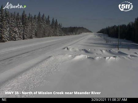LaPrairieWorks's tweet photo. Current conditions on #HWY35 between #MeanderRiver and #HighLevel

Today, please slow down and expect strong winds, icy sections and snowy road conditions. #ABroads

For more details visit 511Alberta: https://t.co/CFKDX65vqg https://t.co/3zhT5WOAsC