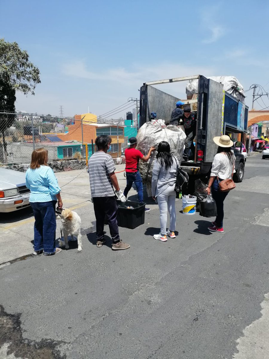EscalandoV's tweet photo. ¡Por una @AlcaldiaAO verde!
Trabajamos con vecinos de las colonias:
👉🏻#Acuilotla
👉🏻#DosRíos
👉🏻Balcones, Punta y Cooperativa #Cehuayo
y nuestro valioso equipo de #EscalandoVidas, recolectando residuos valorizables que no se utilizan. @AlbertoEsteva @Claudiashein @JASRA1 https://t.co/XjjNDmlHdp