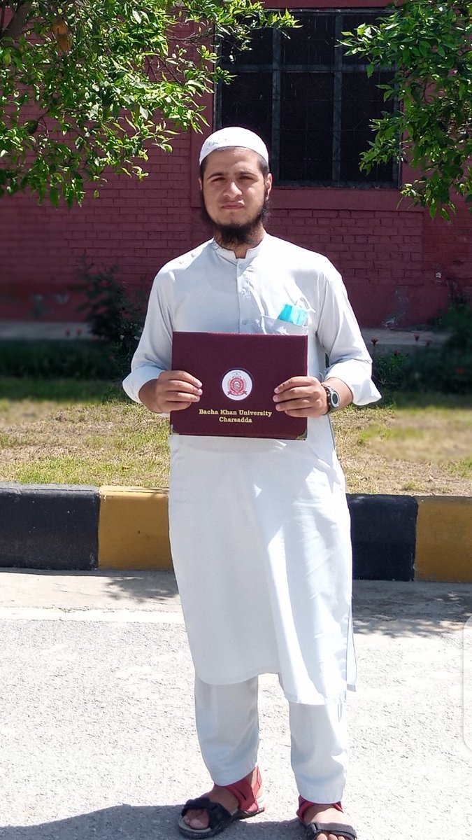 InamUlHaqkalami's tweet photo. منزلیں چاہے کتنی ہی اونچی کیوں نہ ہوں 
راستے 
ہمیشہ پیروں کے نیچے ہوتے ہیں 

Alhamdulillah got degree of BS Chemistry from Bacha Khan University Chd. https://t.co/WbwRVxeQmG