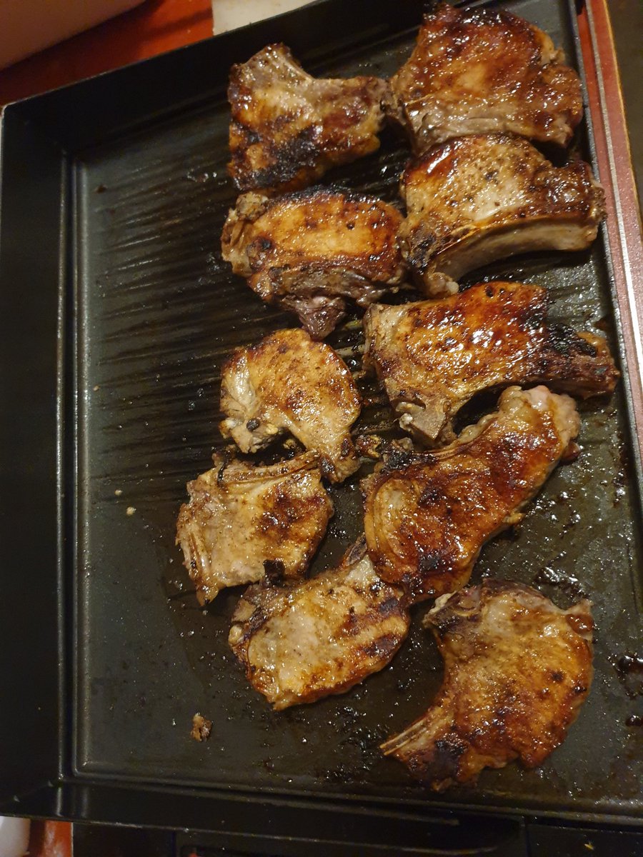 albcontact's tweet photo. Ok ... back to the #ConsumersCorner 
... could be rainy, so went straight to indoor grill... till the color is 👌🏾 ... a zest of honey 🍯 https://t.co/zApGEofx9S