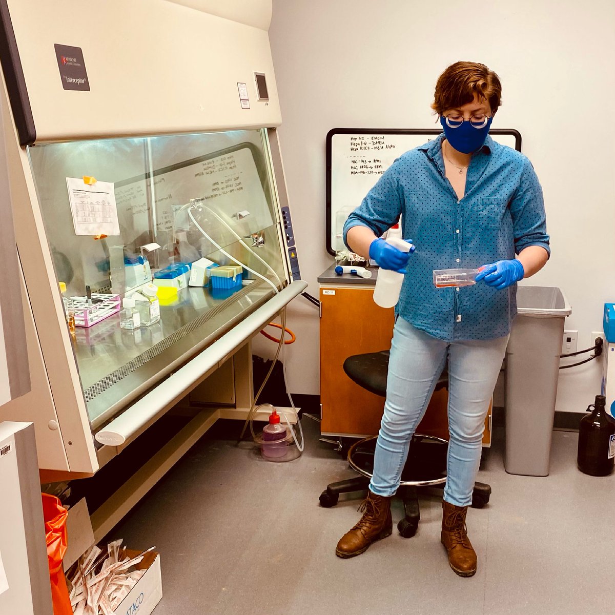 DukeGWHT's tweet photo. A peek into our grad students’ COVID-19 disinfecting precautions, featuring one of our first-years: Alana!
#gradstudentresearch #studentlife https://t.co/sB7mGLi4sg