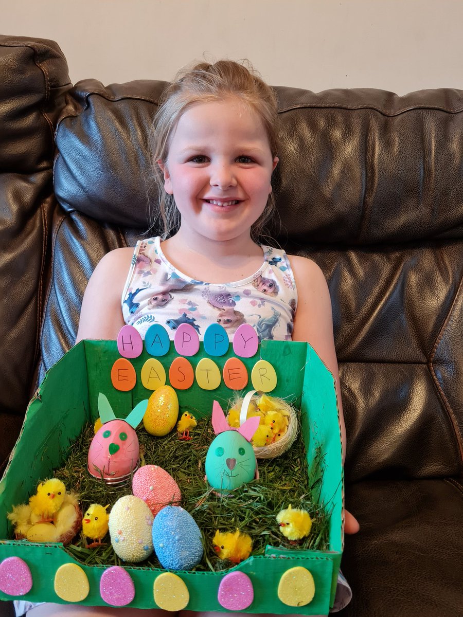 sandi_walker's tweet photo. @HartleyBrookPri @mrstravishb  scarletts 'eggcellent' Easter scene. She has loved creating this 🐰
#HBeaster https://t.co/EFxuoD4rtd