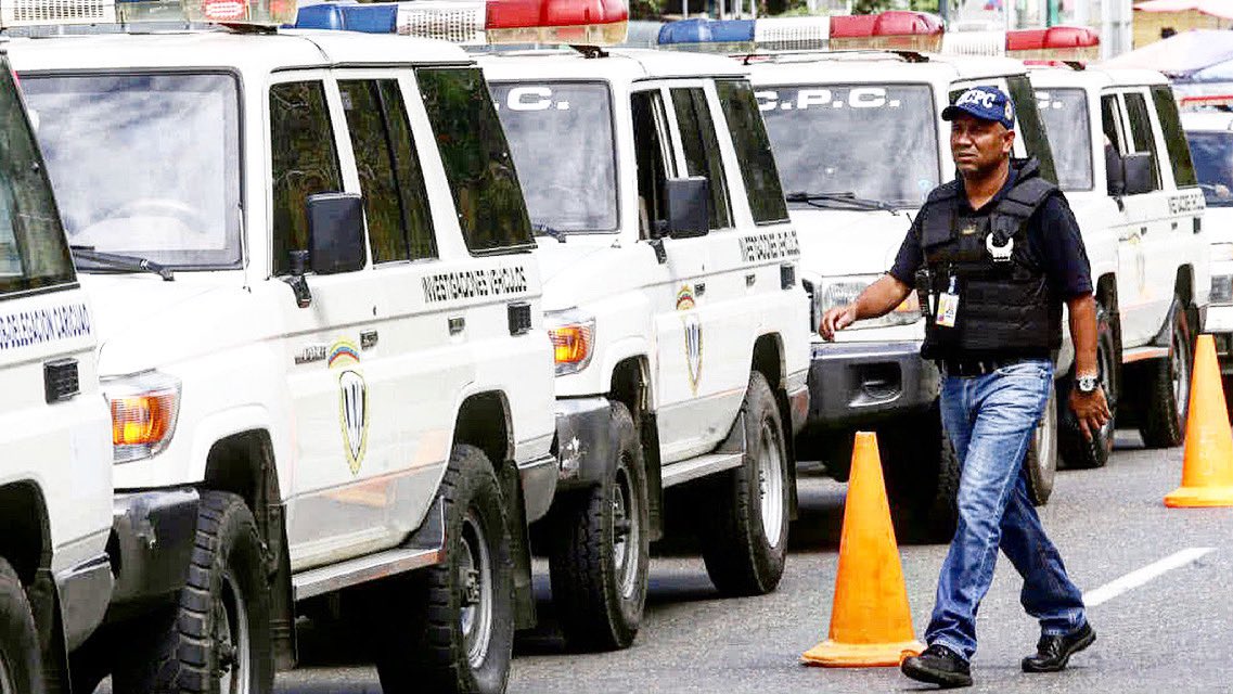 DouglasRicoVzla's tweet photo. #Cicpc detuvo dos personas por Robo de vehículos en Bolívar. 
https://t.co/xN7Qy72n2u https://t.co/RO4KjfRLOP
