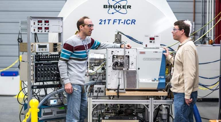 NationalMagLab's tweet photo. On #MagnetMonday, take a minute to learn about the world's highest field instrument for ion cyclotron resonance (ICR) mass spectrometry - https://t.co/RasS9x327Q https://t.co/h5iwhlJELA