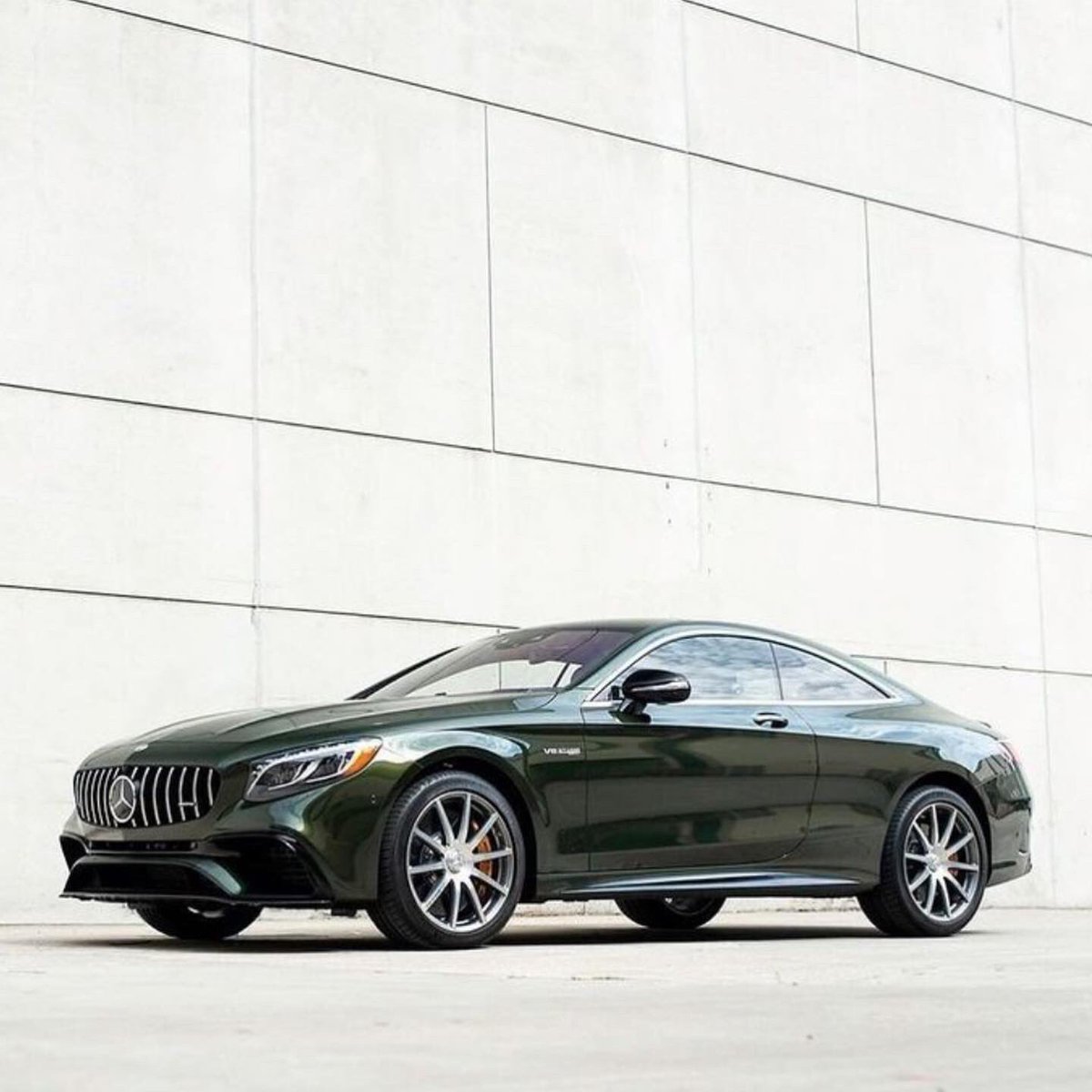 MBWilmington's tweet photo. Sophisticated Demeanor — Designo Olive Metallic Mercedes-#AMGS63 Coupé 🌿 @MercedesBenzUSA https://t.co/HDtLx9fOmm