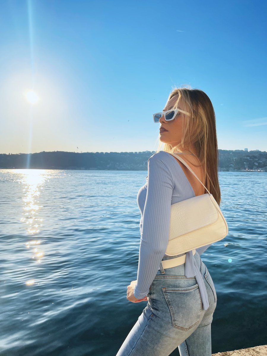 cemresolmaaz's tweet image. be the cloud