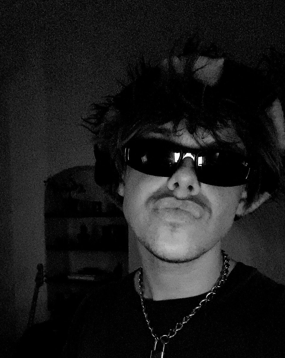 YUNGBLUD tweet media