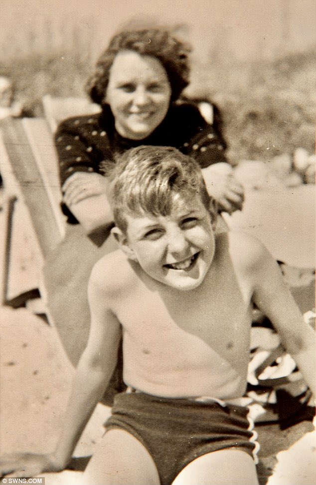 python_pictures's tweet image. Wishing you a very happy birthday @EricIdle