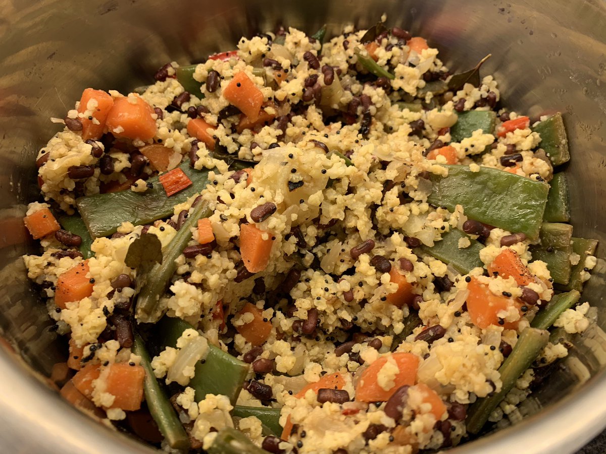 alicialamalicia's tweet photo. Learning about healthy nutrition at an Indian cookalong? Yes, please! How about this millet up a &amp; curried veggies? Thx @nnedpro &amp; @TIGR2ESS teams for an awesome  #MTKCook and delicious, nutritious, sustainable dinner ❤️🤸🏽‍♀️🌱 The beer was my idea 😎 @kernelbrewery @BrewByNumbers https://t.co/pzlQF1ULiB