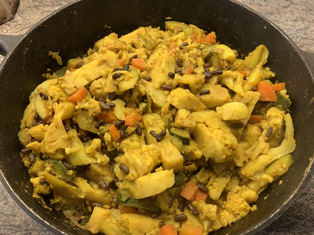 alicialamalicia's tweet photo. Learning about healthy nutrition at an Indian cookalong? Yes, please! How about this millet up a &amp; curried veggies? Thx @nnedpro &amp; @TIGR2ESS teams for an awesome  #MTKCook and delicious, nutritious, sustainable dinner ❤️🤸🏽‍♀️🌱 The beer was my idea 😎 @kernelbrewery @BrewByNumbers https://t.co/pzlQF1ULiB
