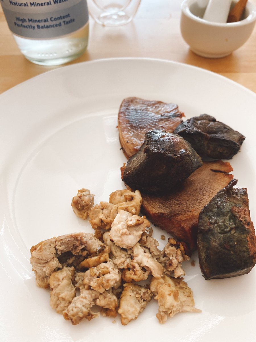 zerocarbage's tweet photo. Very #nosetotail -ey breakfast. Egg white and sardines omelette, liver, brain and tongue. Oatmeal? Cereal? Toast with jelly? Waffles and OJ? 😂😂😂 #T1D #lowcarb #diabetes #carnivore #carnivorediet #zerocarb #zerocarbage #type1diabetes #type1carnivore https://t.co/wo3flI2Bhp