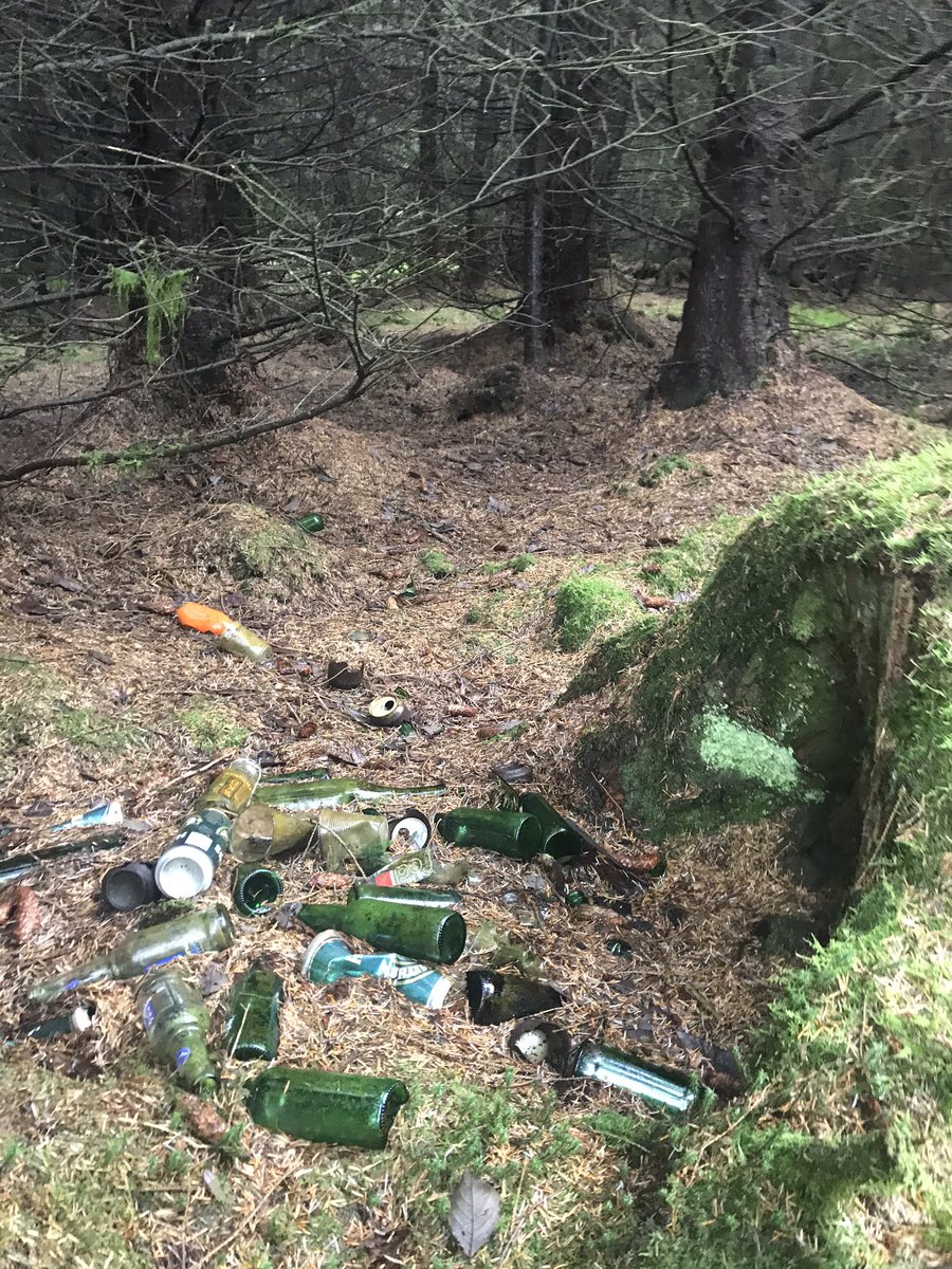 helz1980's tweet photo. Fucks. Sake.
Will be returning with a bag to clear that up.
People are bastards ๐ก. #leavenottrace #CountrysideCode #Selfish https://t.co/eZuFuufKle