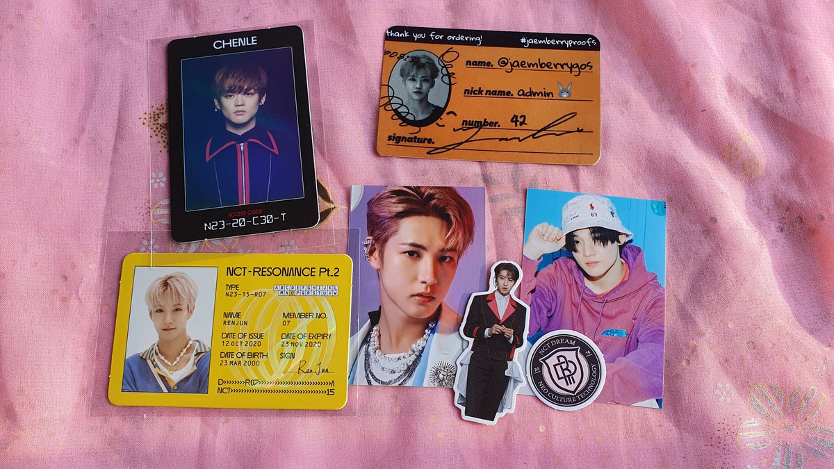 RosaAliasHyatt's tweet photo. I just received those 2 cuties today!
Thank you so much @jaemberrygos
for hosting this claim! They will nicely complete my collection 🥰
#jaemberryproofs https://t.co/frtAk18tjl