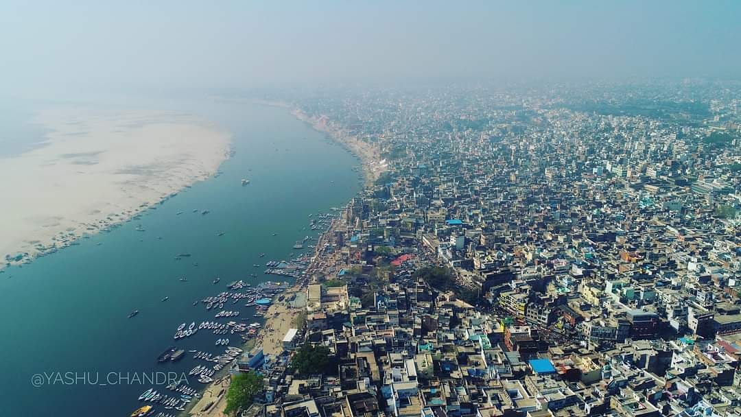 varanasi360's tweet photo. 1000ft की ऊँचाई से बनारस का नज़ारा
@yashu_chandra

#varanasi #india #banaras #kashi #uttarpradesh #photography #varanasidiaries #instagram #mahadev #delhi #love #mumbai #ganga #lucknow #banarasi #instagood #incredibleindia #shiva #varanasighats #travel #varanasiindia #drone https://t.co/AnWrXoIa1V