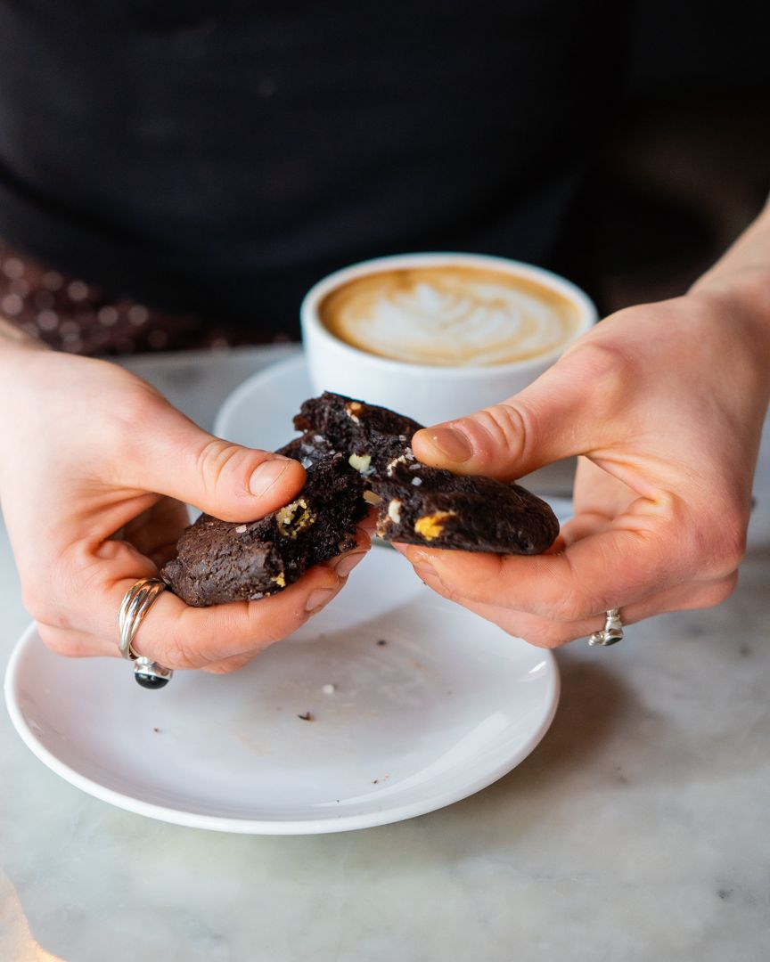⭐ $5 Cookie + Coffee Deal ⭐

Spend your weekend morning with us and enjoy our $5 cookie + coffee deal! Choose from our rotating selection of freshly baked cookies, and our amazing coffees ☕🍪

Uva Caffe Bar is open daily from 7 am to 2 pm

#cookies #coffee #caffebar #vancouver