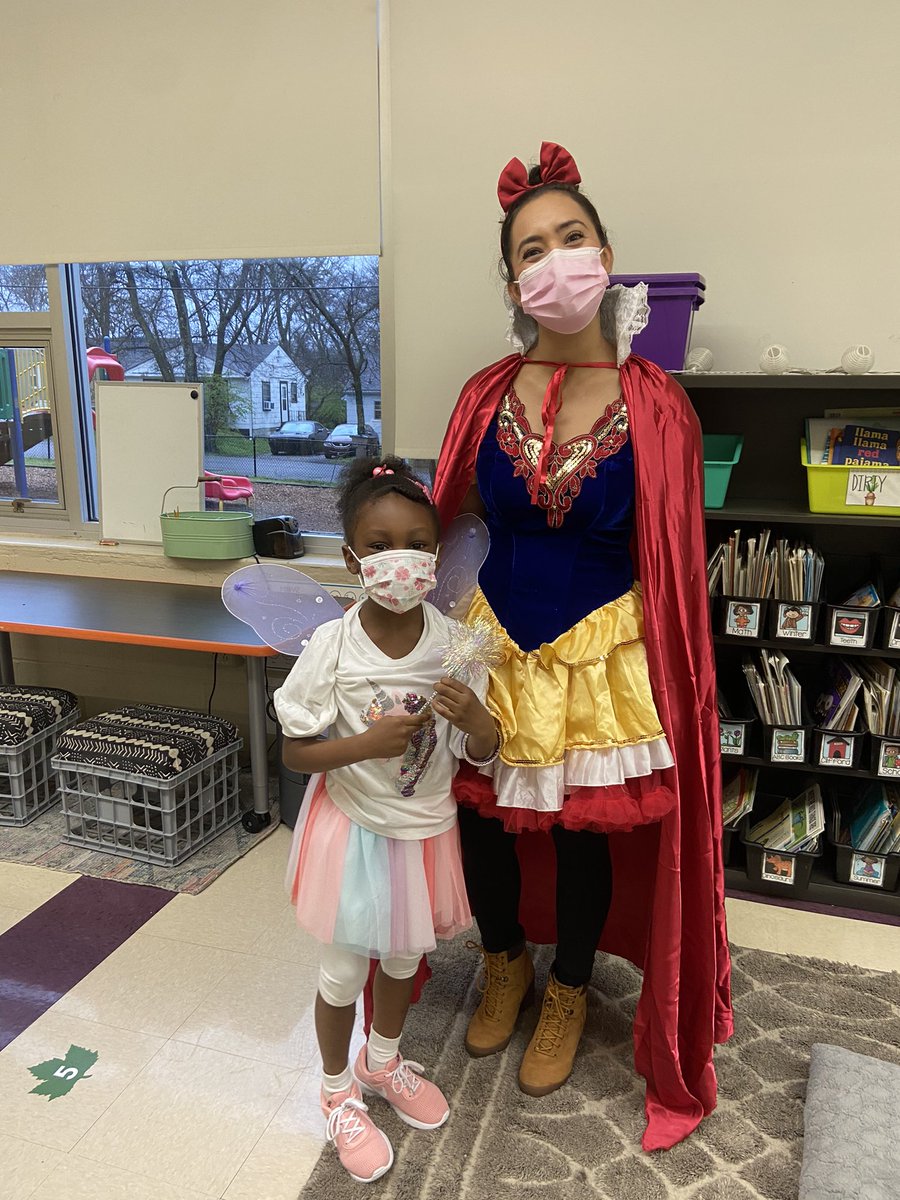 AllgoodReads's tweet photo. What an amazing Read Across America Week! @InglewoodES really showed out with their dress up days and D.E.A.R.! And the fun continues this week with a book walk. @MNPSLibraries https://t.co/ey4vo4dReO