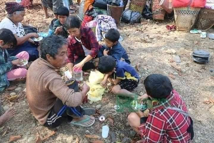 myradah's tweet photo. #Kachin civilians are also fleeing due to increase of militarization &amp; military airstrikes. #MinAungHlain gets the upper hand due to sophisticated weapon and ammunitions he gets from #Russia #China #Bangladesh #Laos #Pakistan #India #Thailand &amp; #Vietnam, who are equally guilty. https://t.co/0YSUtMGJ7X