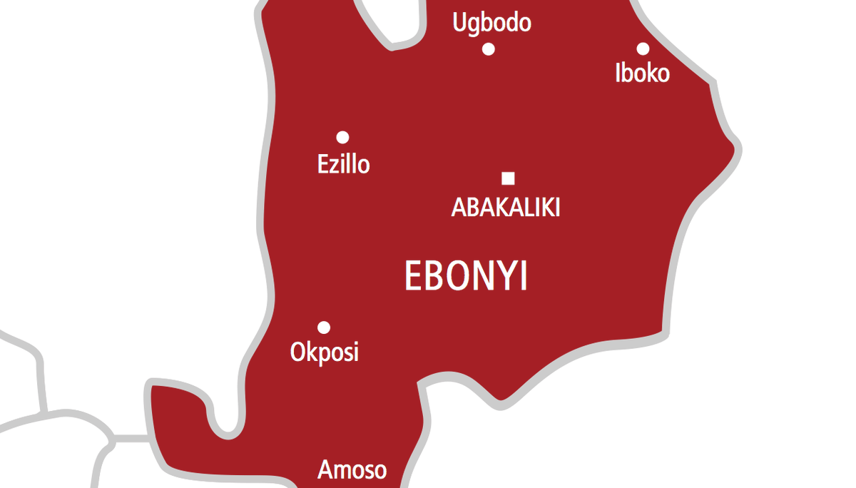 _Juicygossips's tweet photo. Gunmen suspected to be militants have attacked the Ezza community in Ebonyi State, burning many houses.

A resident of the community who spoke on the condition of anonymity disclosed that the attack was carried out in the early hours of Monday.

https://t.co/ywKXBZpWZd https://t.co/aW9igSIJ3B