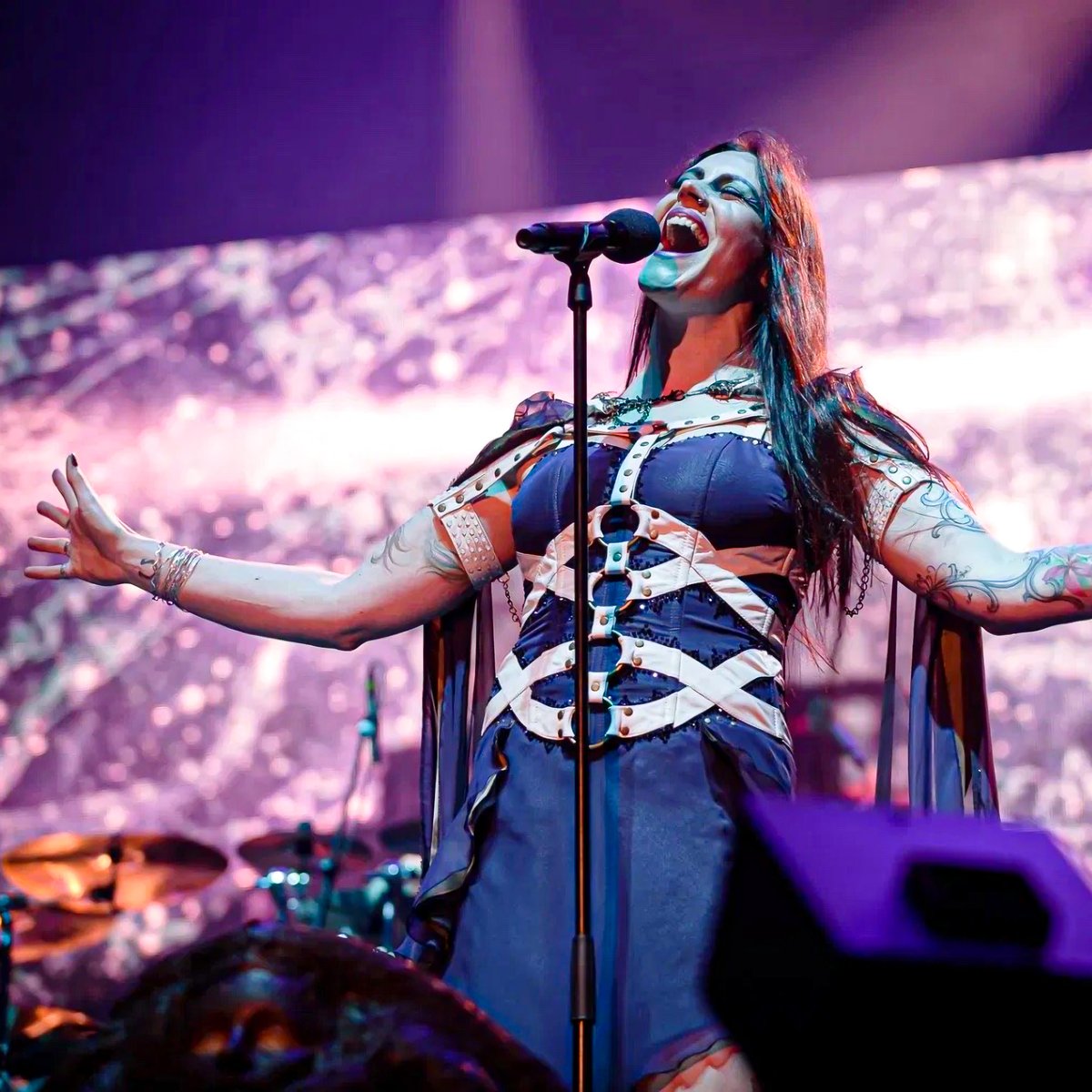 FloorJansen_'s tweet photo. A little less than 2 months before we can finally perform again! 💙 https://t.co/n68NJbfe5s