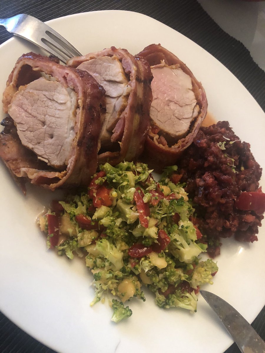 Vossi011984's tweet image. Lecker war es! #BBQ ⁦@NapoleonGrills⁩ mit ⁦@ankerkraut⁩ #MagicDust