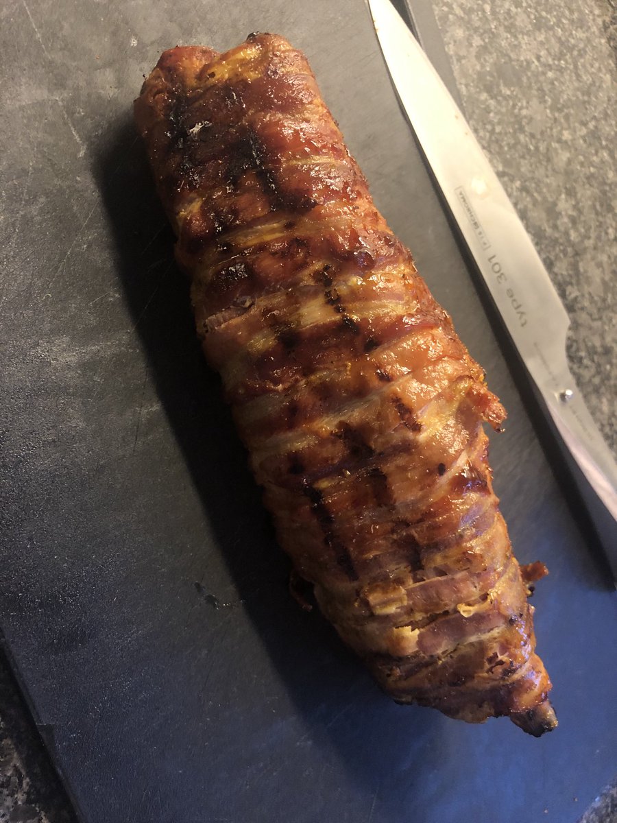 Vossi011984's tweet image. Lecker war es! #BBQ ⁦@NapoleonGrills⁩ mit ⁦@ankerkraut⁩ #MagicDust