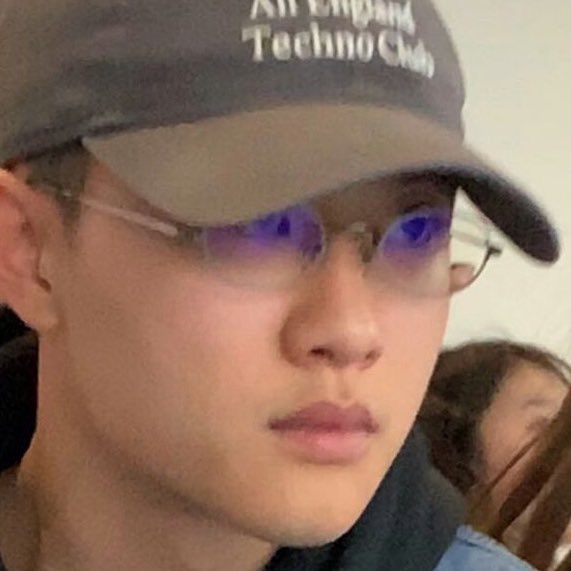 dkscacti's tweet photo. Kyungsoo wearing the same glasses 🥺 https://t.co/fy9vbRjRvq