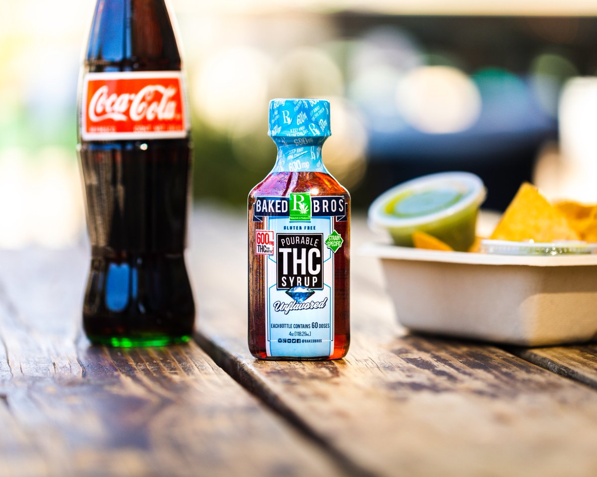 bakedbros_'s tweet photo. Mondays call for medicated lunch breaks!🥤🍔🌯 Infuse your drink or food and end the day buzzing!😎
#BakedBros #DedicationToMedication #KnowYourDose #cannabis #cannabiscommunity #edibles #thcsyrup #thc #weededibles #mondayvibes #downtownphx #DtPhx #cocacola #thcedibles https://t.co/ezlN4b2VJZ