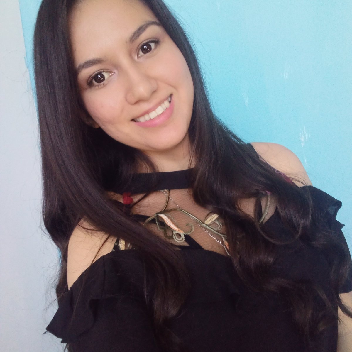 KNoritza's tweet photo. #beautiful #bonit #sonrisas #ojizoo #friend #FelizLunes #happy 💖 https://t.co/O0wUWNyTzg