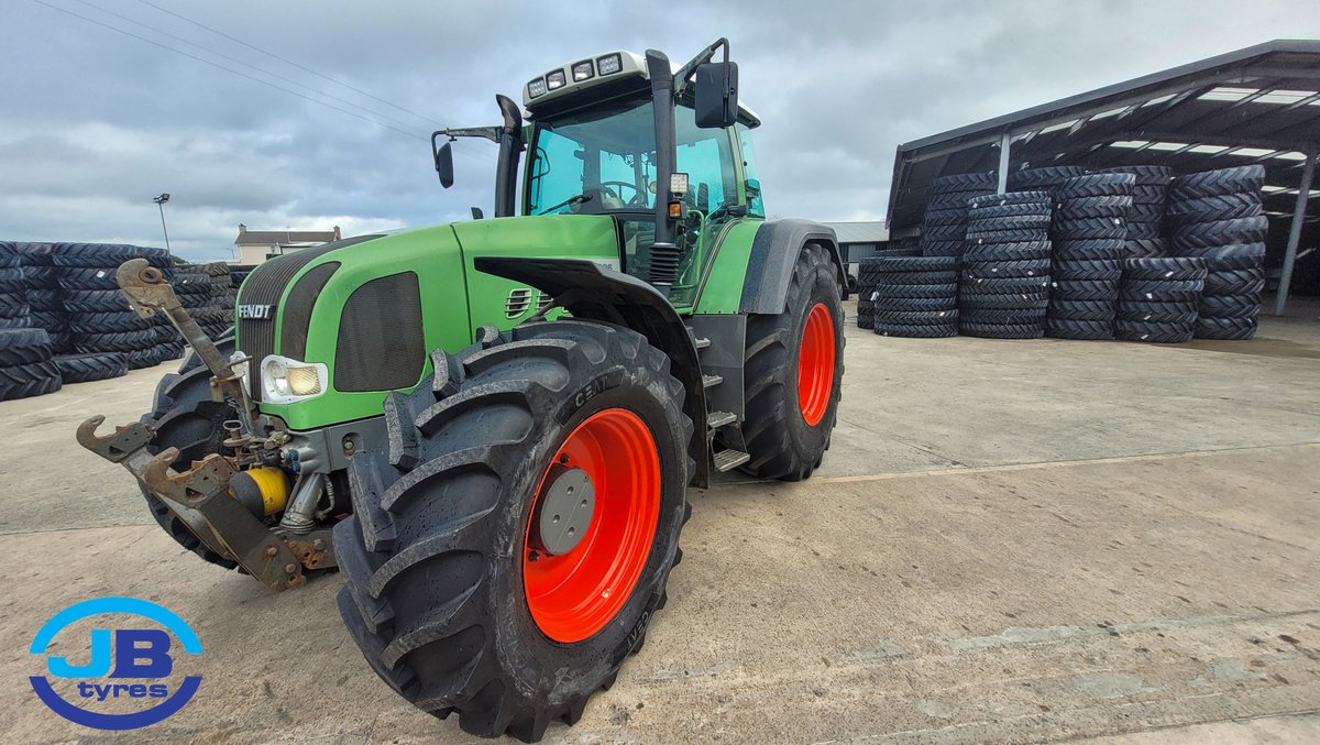 Recently fitted onto this #fendt 926 was #ceat 650/85 R38 &amp; 600/65 R34 

Give us a call to discuss your needs today 028 7964 4128

#jbtyres #ceat #tyresolutions #farming #agri #agriculture #newboots #tyresolutions