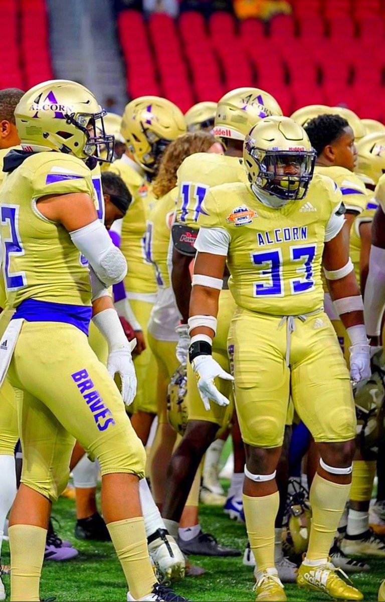 1wayrari's tweet photo. I’m blessed to announce that I will be attending Alcorn state university🙏🏾💜@The_Coach_Fred #gobraves💜🍢. https://t.co/0x6FkoyWhC
