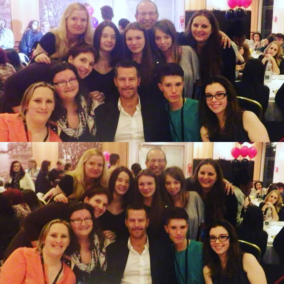 laaura_wood's tweet photo. Some memories with the #Charmed and #Buffy cast back in Paris on 2016 😍❤️ @H_Combs @DohertyShannen @drewfuller @doriangregory #TedKing #JamesMarsters #CharismaCarpenter #NicholasBrandon https://t.co/oZDxiiO2gv