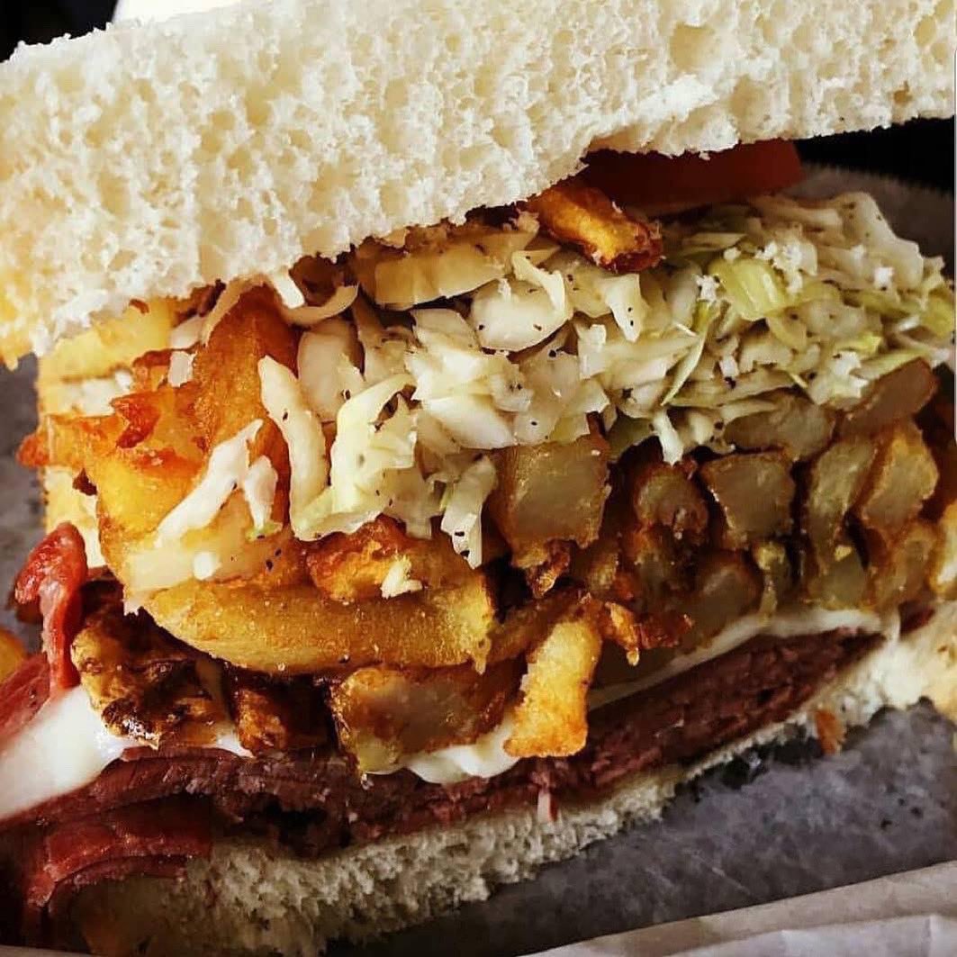 Happy Monday! Call 773.549.0665 or use <a href="/UberEats/">Uber Eats</a> or <a href="/Grubhub/">Grubhub</a>! Serving thru 9 today!
#PickUp #Delivery #sammie #sandwichlover #luckysandwich #lunchtime #lunchideas #dinnerideas #dinnertime  #infatuationchi #LakeviewChicago #Lakeview #LakeviewEast #MondayMotivation #MondayFunday